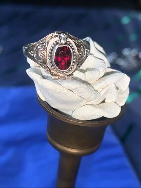 Vintage Sterling Silver Garnet Poison Ring Locket Pill Box Ring  Size 7